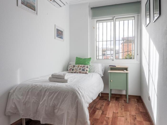 Elegante Apt Luminoso Y Tranquilo De 2 Hab Sevilla Wifi-Ful Parking Inc Exterior photo