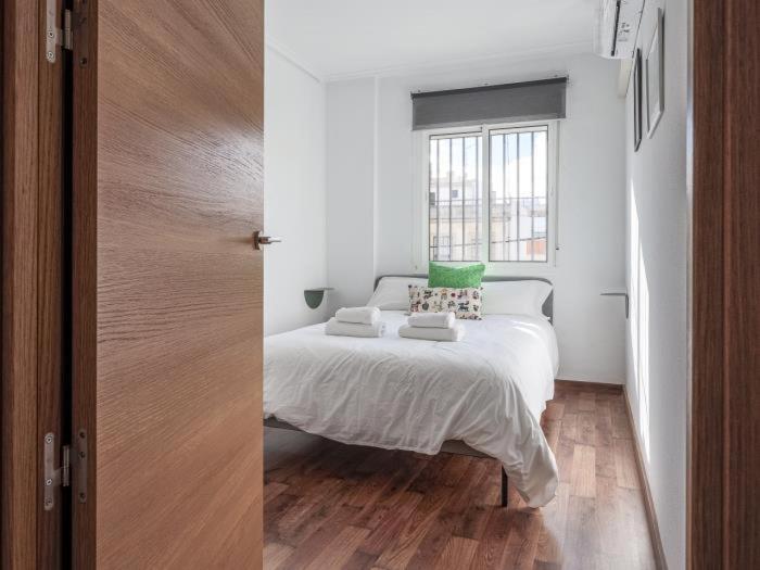 Elegante Apt Luminoso Y Tranquilo De 2 Hab Sevilla Wifi-Ful Parking Inc Exterior photo